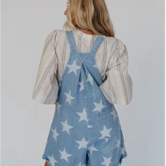 Three Bird Nest Blue Star Print Women Shorts - Picture 2 of 7